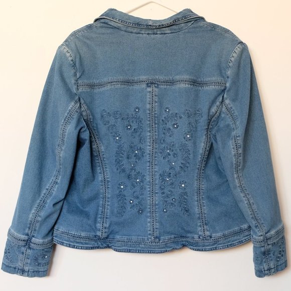 Stylish Blue Embroidered Denim Jacket - Picture 2 of 7